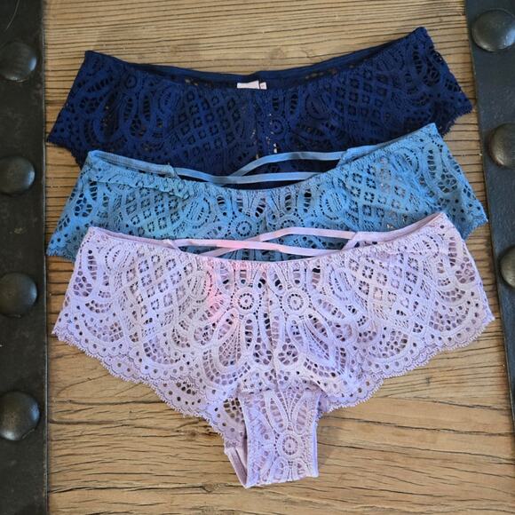 Victoria's Secret Lace Dream Angels Cheeky Panty Bundle Sz XS New 3 pieces - Picture 1 of 5